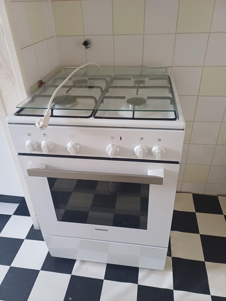 Siemens Vrijstaand Gasfornuis met Oven - Wit, Witgoed en Apparatuur, Fornuizen, Ophalen, Gebruikt, 60 cm of meer, 4 kookzones
