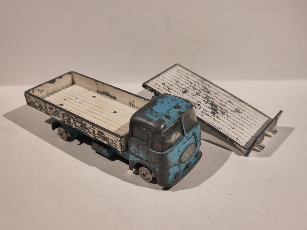 Corgi Toys GS 21 ERF Model 44G Platform Trailer Milk, Ophalen of Verzenden, Gebruikt