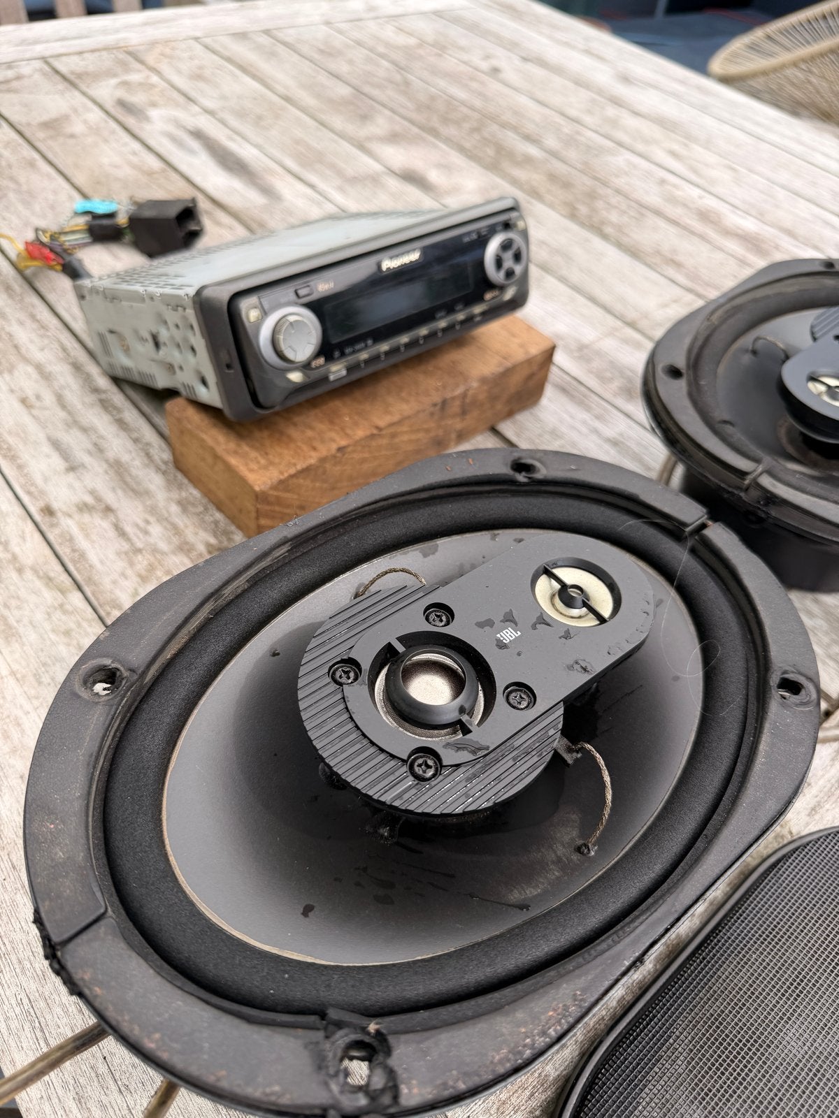 Pioneer autoradio met JBL speakers en inbouwdoos, Auto diversen, Ophalen of Verzenden, Gebruikt