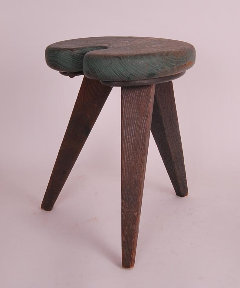 Vintage Frans houten krukje brutalist design, Huis en Inrichting, Krukjes, Ophalen, Gebruikt, Hout