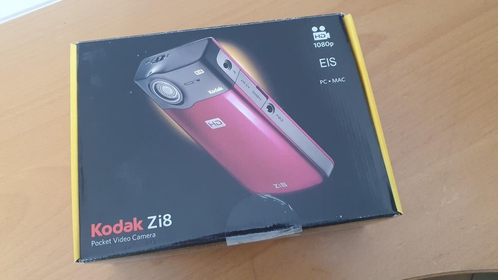 Videocamera Kodak Zi8, Ophalen of Verzenden, Mini dv, JVC, 20x of meer