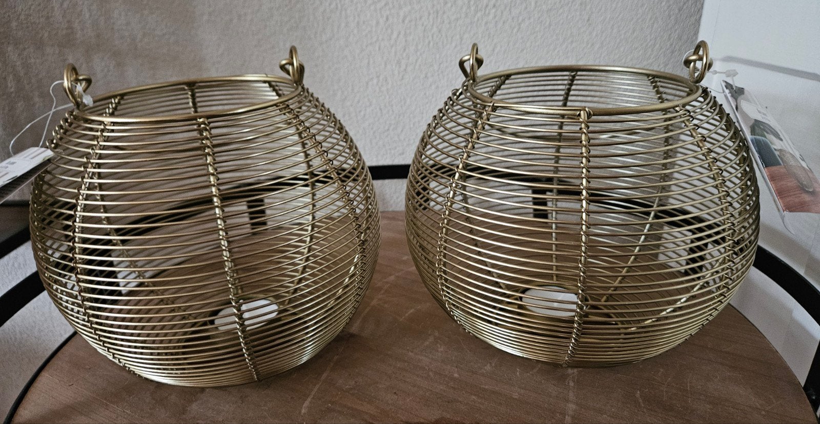 Nieuwe gouden draad lantaarns / windlicht - set van 2, Huis en Inrichting, Woonaccessoires | Kandelaars en Kaarsen, Overige kleuren