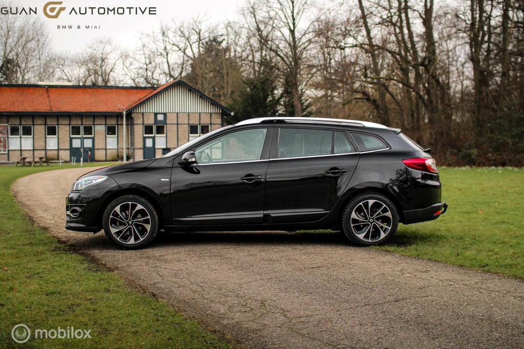 Renault Megane Estate 1.2 TCe Bose | Pano | NAP | Trekhaak |, Voorwielaandrijving, Stof, Gebruikt, 4 cilinders