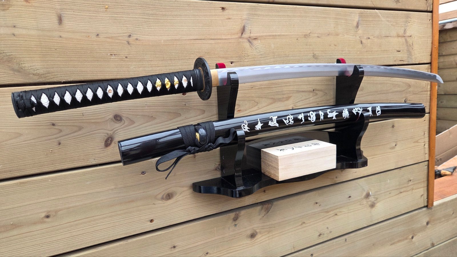 Scherp katana zwaard, samurai zwaarden, sabel, mes, dolk

Sc, Verzamelen, Ophalen of Verzenden, Overige soorten, Azië, Zwaard of Sabel
