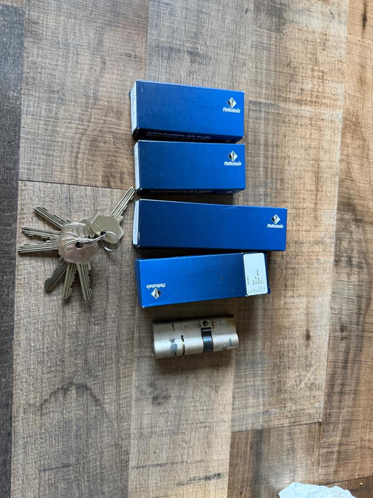 4x DOM Plura SKG** gelijksluitende cilinders, Doe-het-zelf en Verbouw, Ophalen, Zo goed als nieuw, Overige materialen, Slot