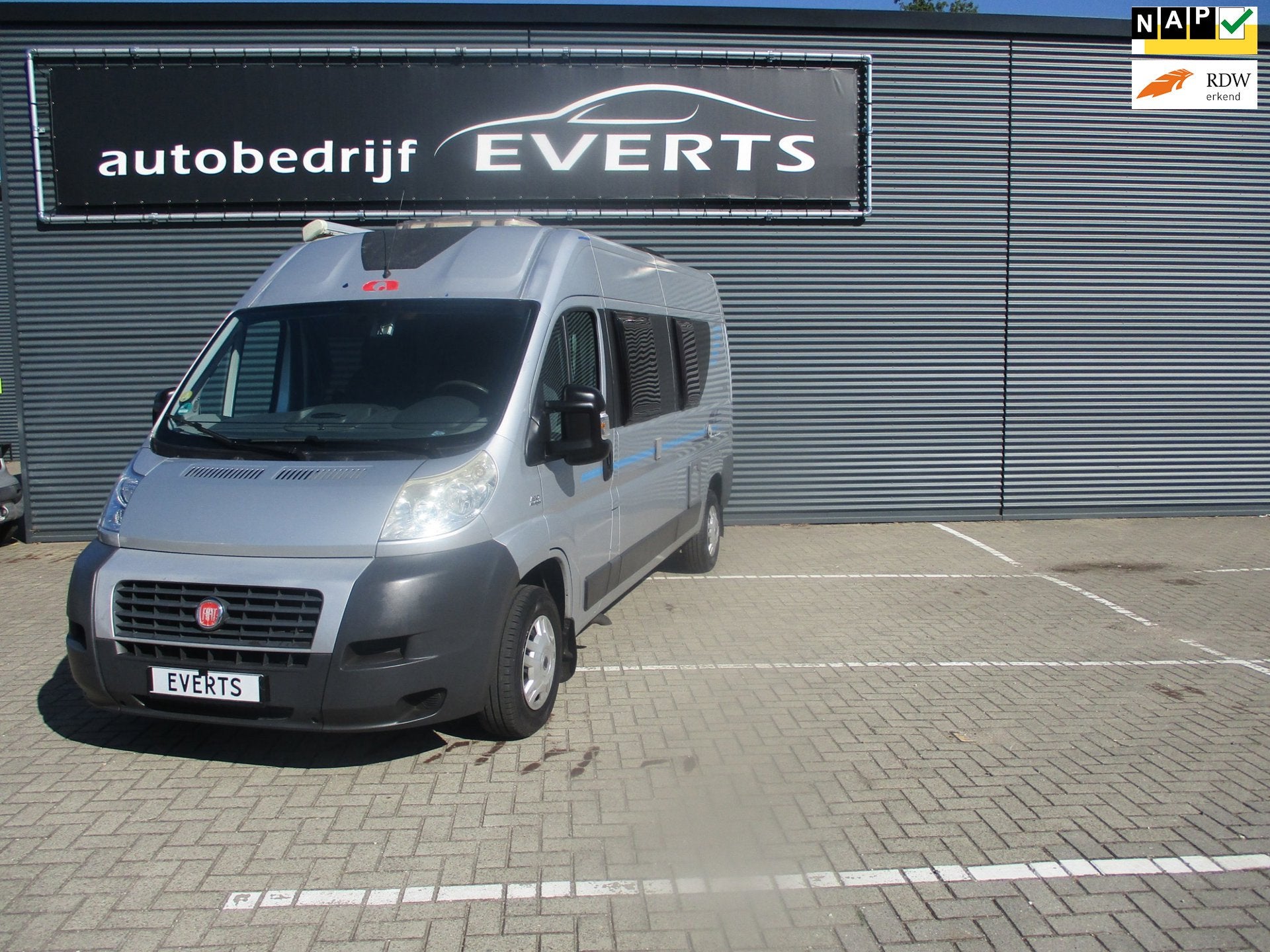 Adria mobil TWIN V3 Km 134471 Nap zeer mooie en complete cam, Airconditioning, Bedrijf, Adria, Startonderbreker