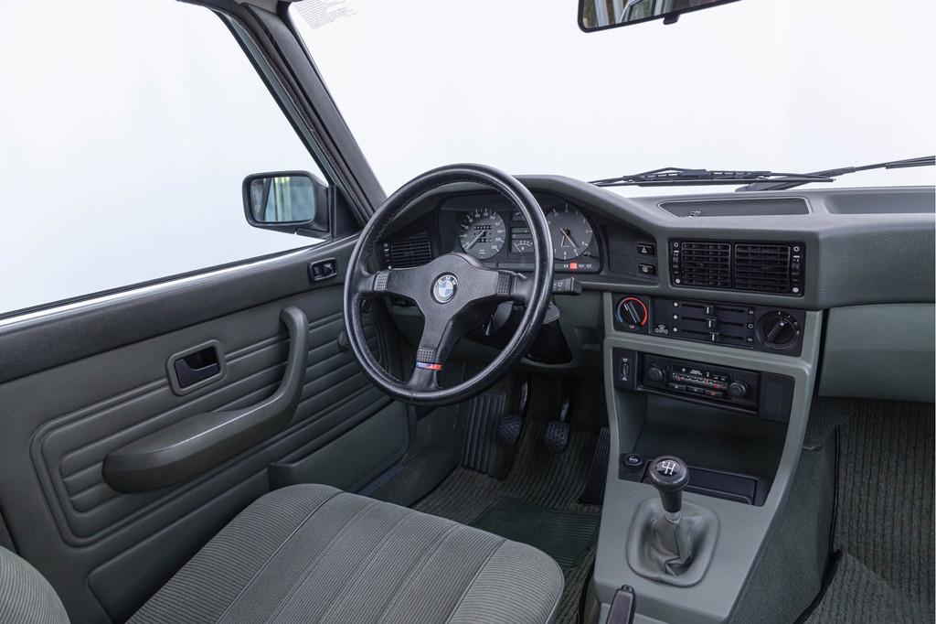 BMW 5 Serie 518i 77kw | zeer nette staat | historie aanwezig, Auto's, Achterwielaandrijving, 1766 cc, Bedrijf, Handgeschakeld
