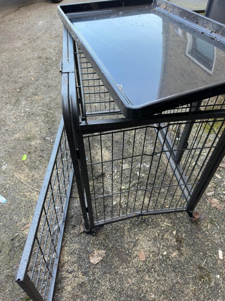 Bench voor een pup, Ophalen, Gebruikt