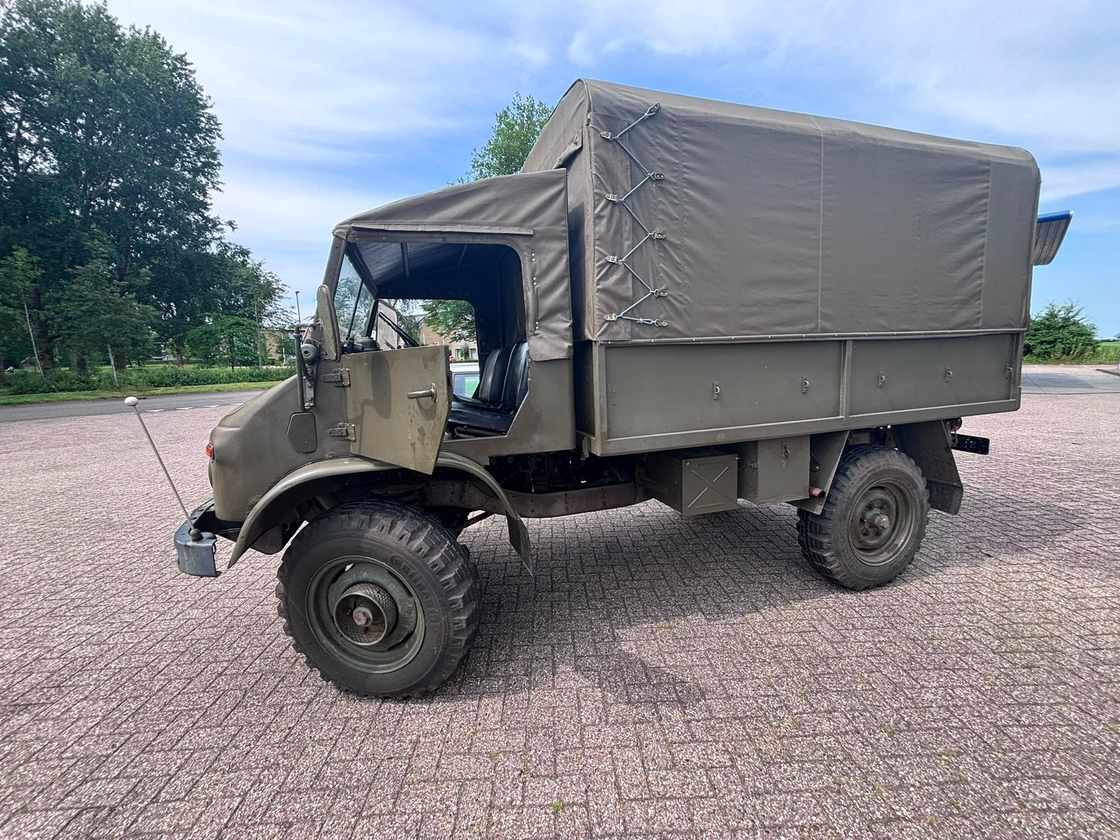 Unimog 404, Ophalen