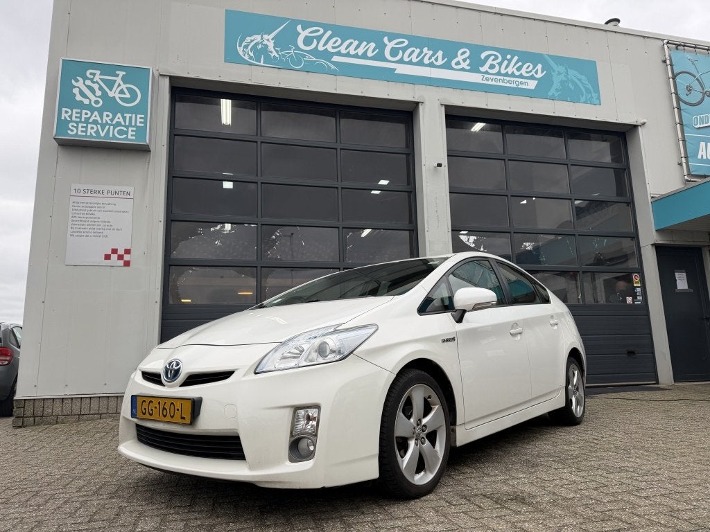 Toyota Prius 1.8 Aspiration (bj 2010, automaat), Auto's, Automaat, Gebruikt, 4 cilinders, Wit