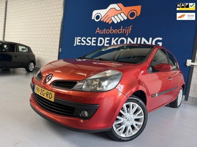 Renault Clio 1.6-16V Dynamique S,bj.2008,rood,5 deurs,NAP me, Auto's, Voorwielaandrijving, Gebruikt, 4 cilinders, Leder en Stof