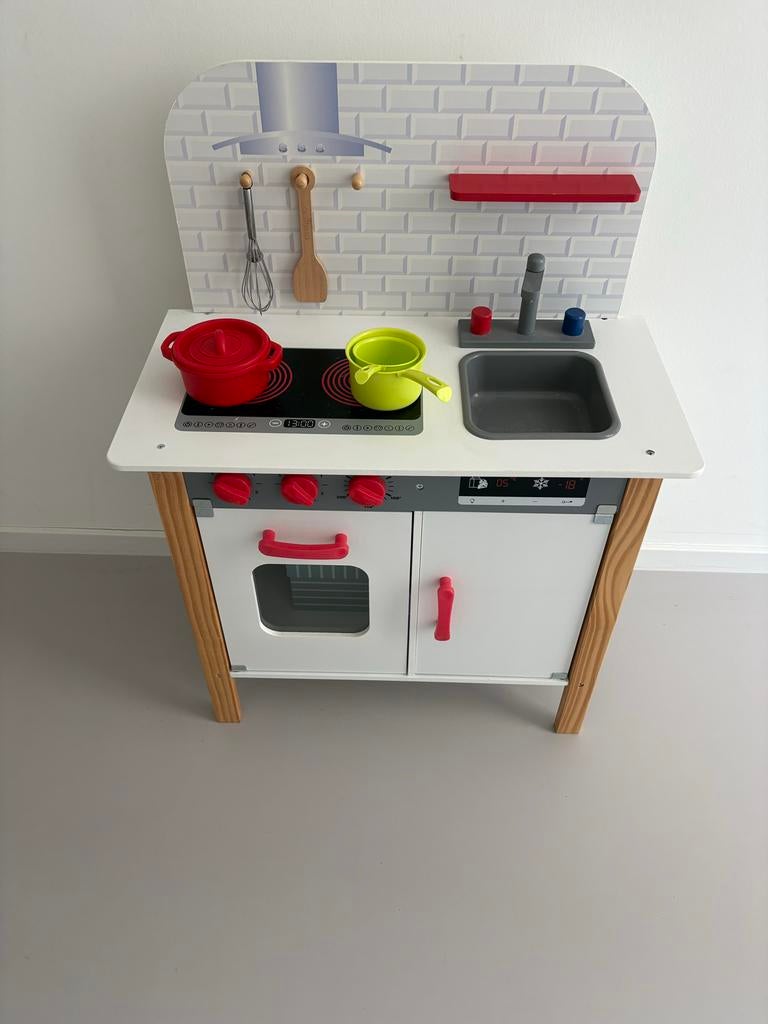 Houten speelkeuken met accessoires, Kinderen en Baby's, Speelgoed | Speelkeukens, Ophalen, Zo goed als nieuw, Hout, Speelkeuken
