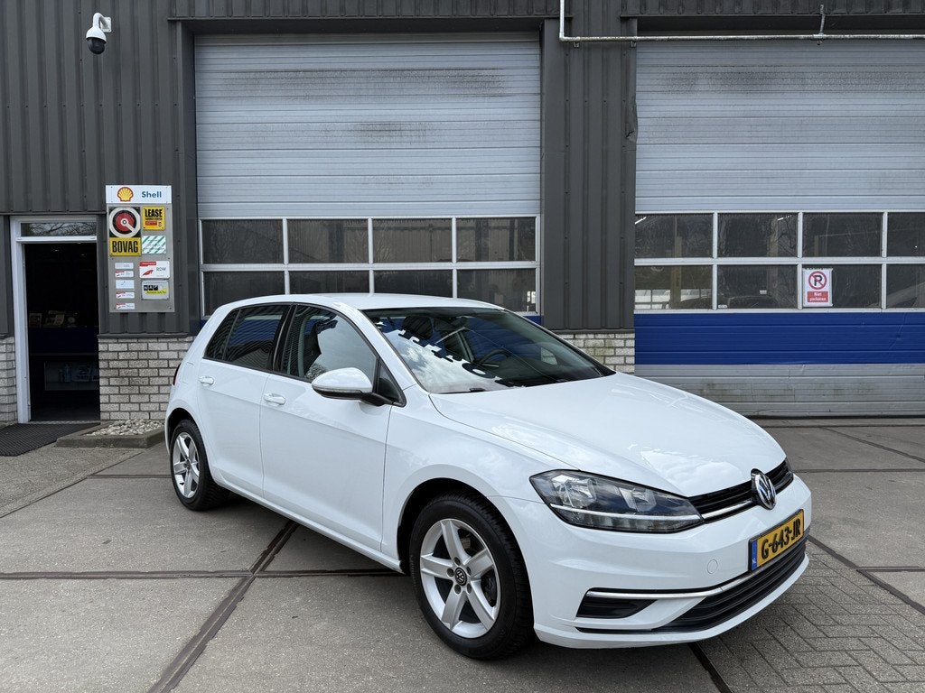 Volkswagen Golf 1.0 TSI Trendline (bj 2017), Voorwielaandrijving, 86 pk, Gebruikt, Euro 6