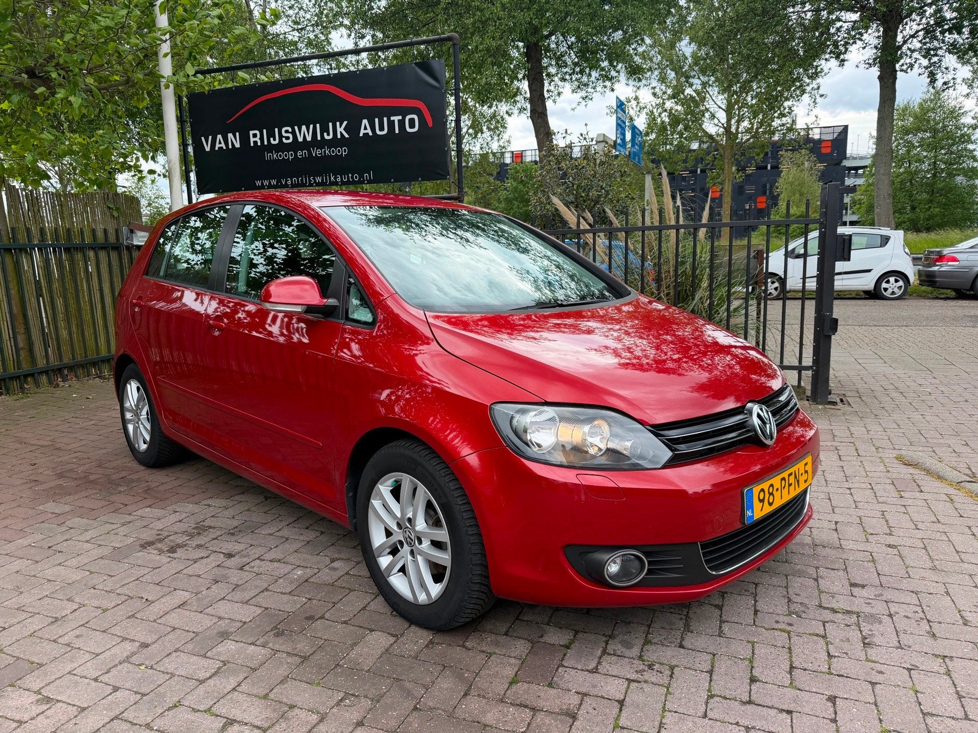 Volkswagen Golf Plus 1.6 TDI Highline BlueMotion Clima Nav P, Auto's, Volkswagen, Euro 5, 730 kg, Gebruikt, 4 cilinders