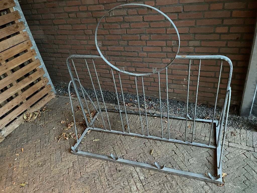 degelijk fietsenrek van gegalvaniseerd staal, Ophalen, Gebruikt