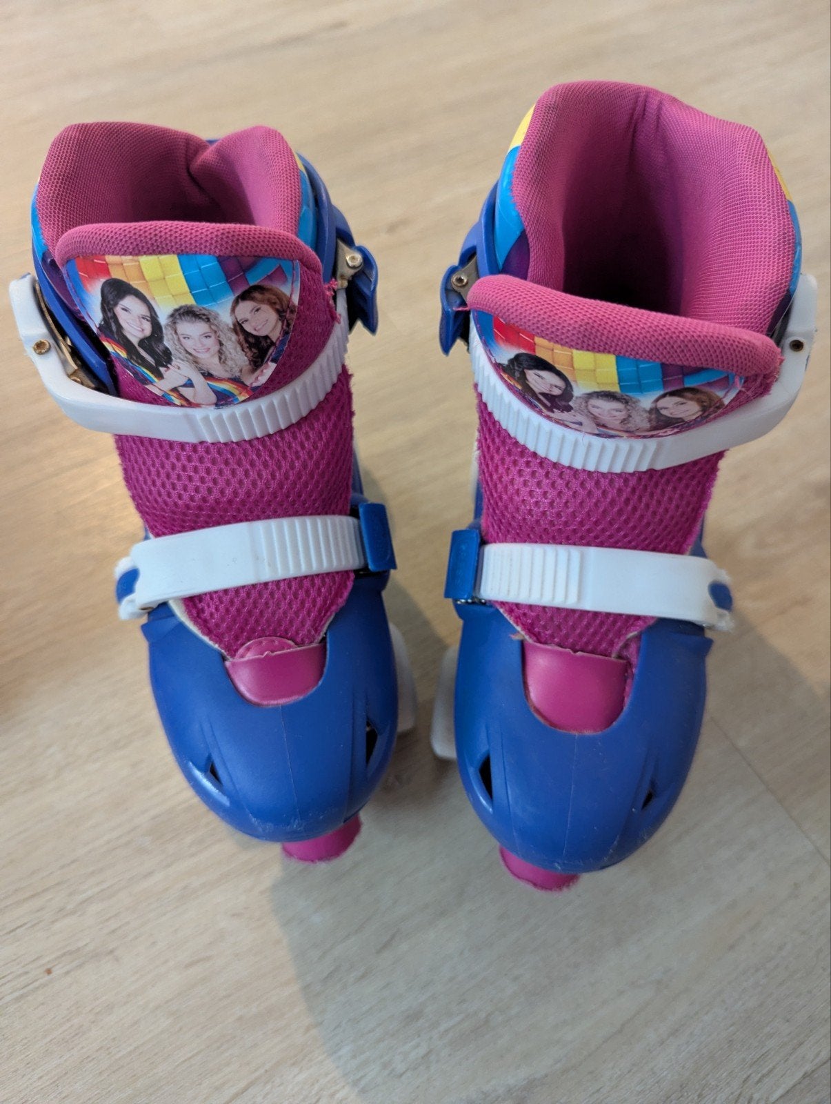 Rolschaatsen meisje K3 met Julia, maat 34/37, zgan, Ophalen, Verstelbaar, Zo goed als nieuw, Kinderen