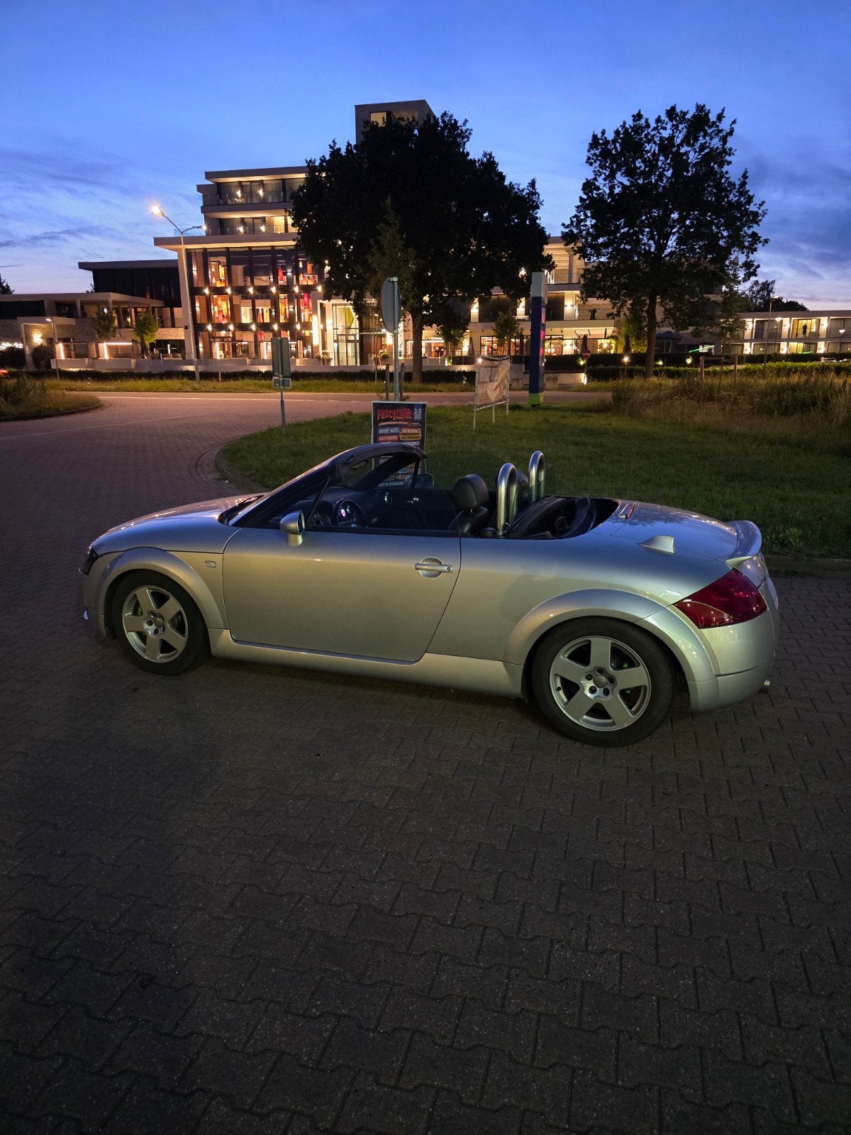 Mooie Audi tt 225pk, nieuwe apk,nieuwe softtop!, TT, Zwart, 201 pk, Cabriolet