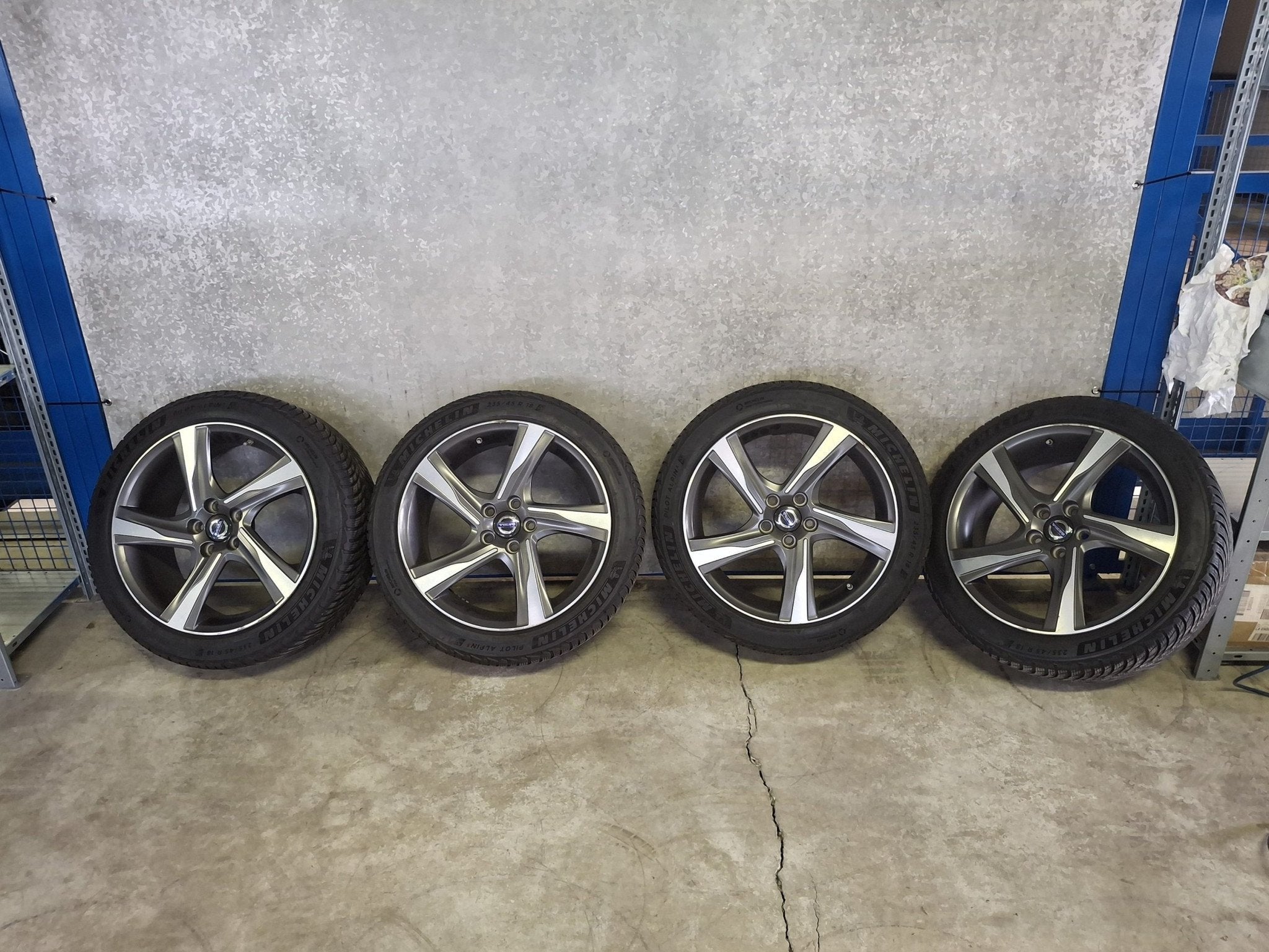 Gebruikte winterset - Michelin - 235 45 18
