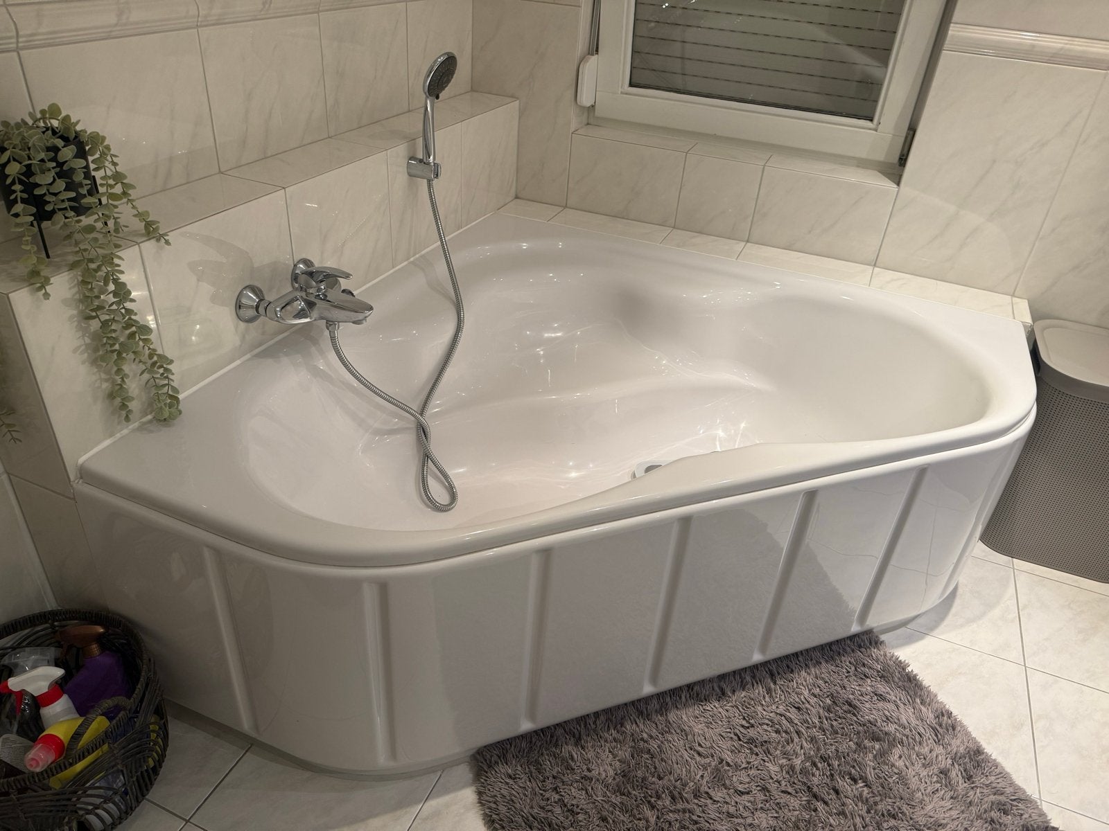 Hoekbad met kraan 1.40 x 1.40m, Doe-het-zelf en Verbouw, Sanitair, Ophalen, Gebruikt, Bad