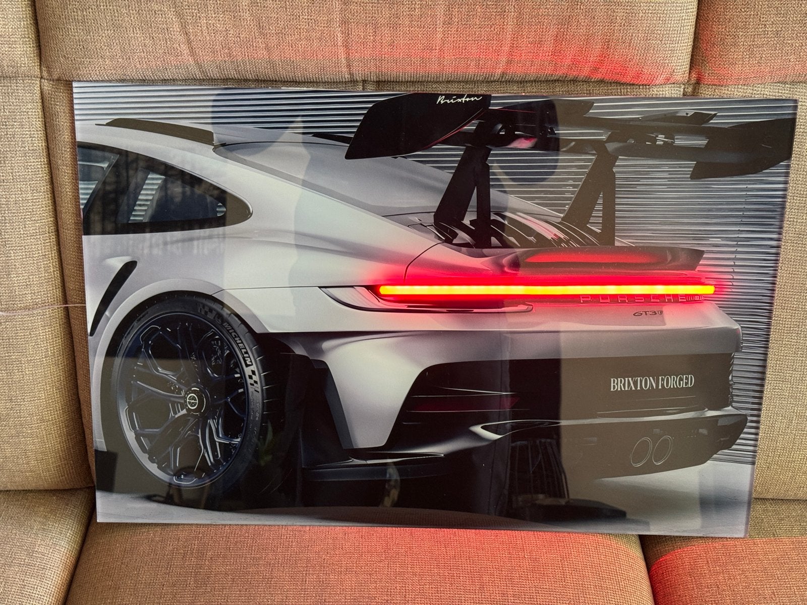 Porsche GT3 LED Verlichte Muurkunst - 60x40 cm, Meerkleurig, Kunststof, Ophalen of Verzenden, Zo goed als nieuw