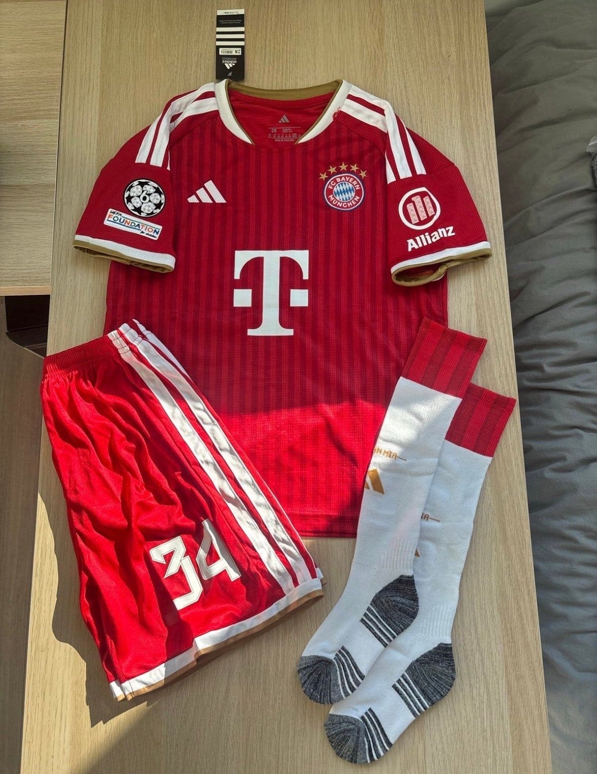 Bayern München tenue - Alle maten beschikbaar, Ophalen of Verzenden, Nieuw, Set