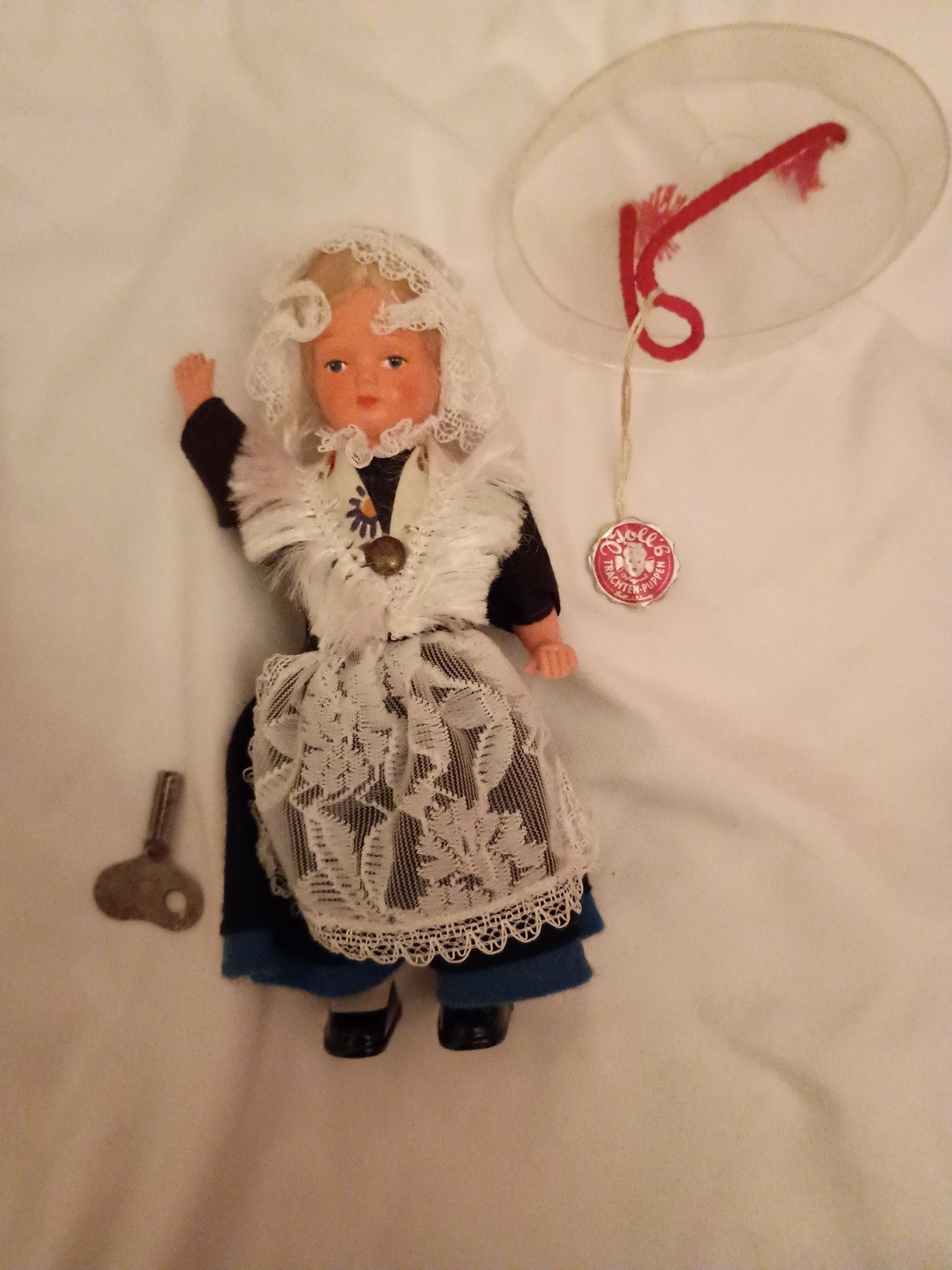 Originele Tanzpuppe Ost Friesland met sleutel en label, Ophalen of Verzenden, Zo goed als nieuw, Pop