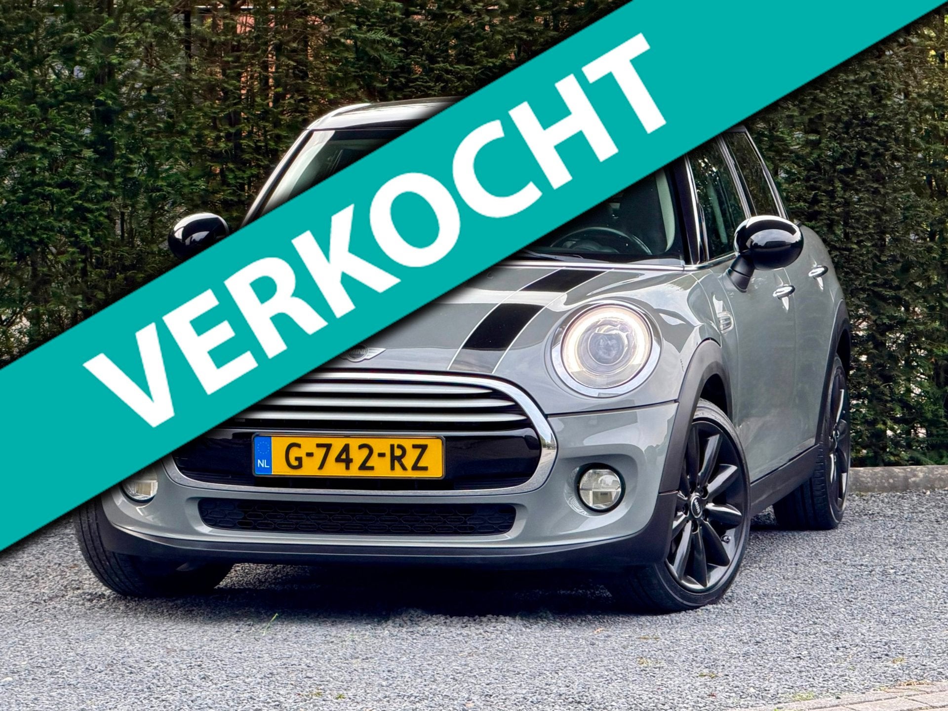 Mini 5-Deurs 1.5 Cooper Chili | STOELVERW. | LED | RIJKLAAR!, Auto's, Dealer onderhouden, 136 pk, Gebruikt, Euro 6