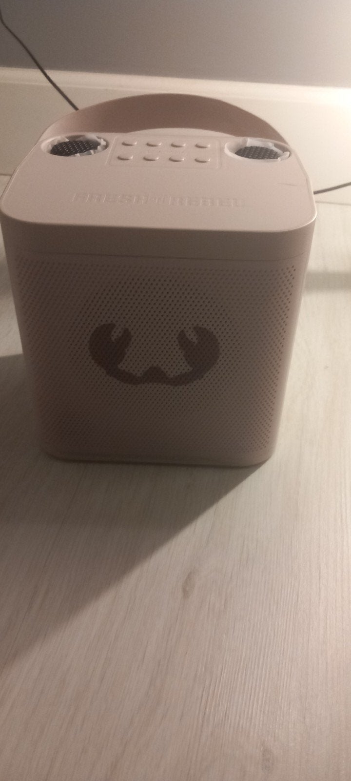 Fresh 'n Rebel Box met 2 microfoons - Zo goed als nieuw, Party speaker, Zo goed als nieuw, Inclusief microfoon, Ophalen