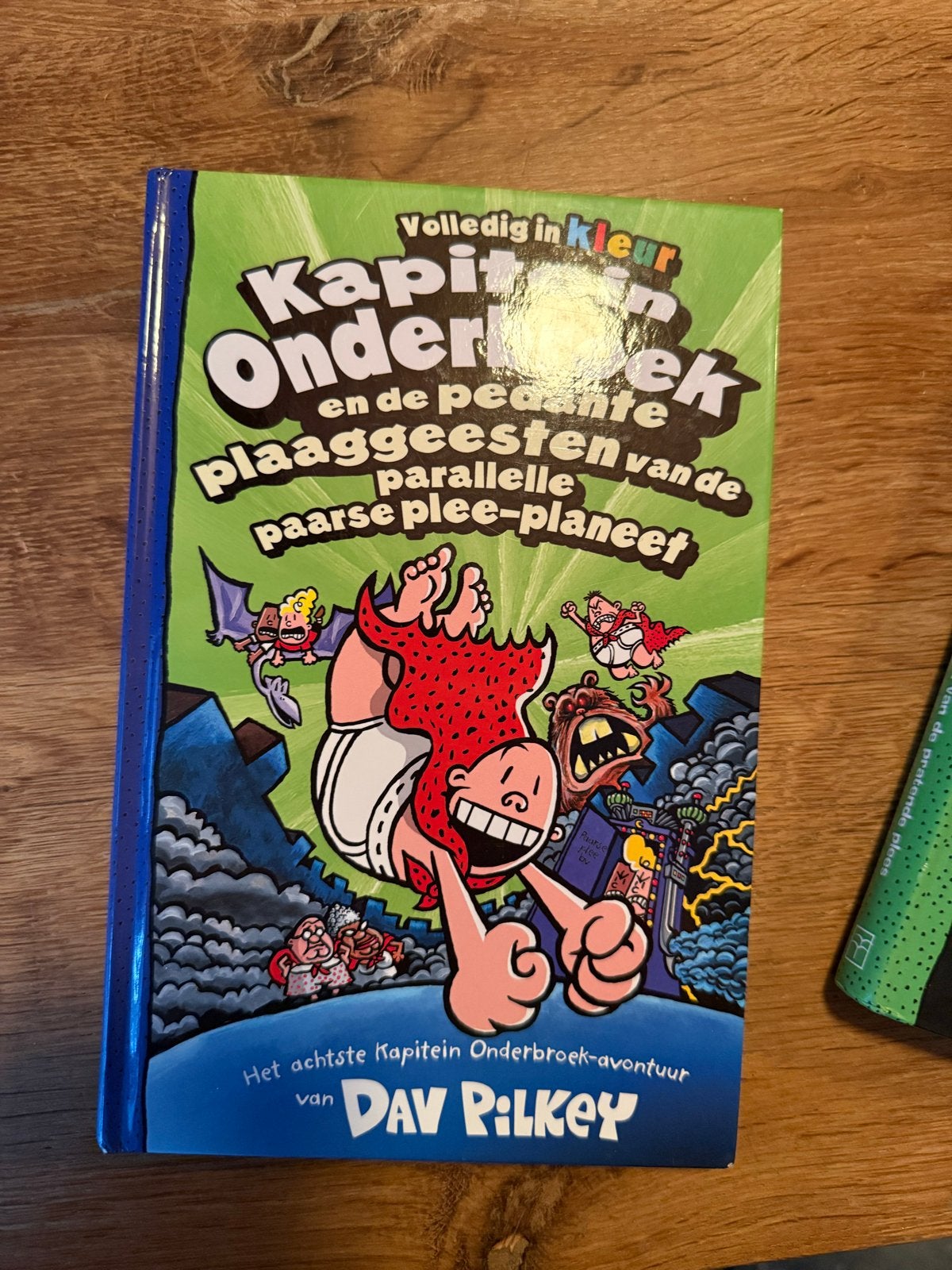 Kapitein Onderbroek en de plaaggeesten - Dav Pilkey, Ophalen of Verzenden, Zo goed als nieuw, Fictie algemeen
