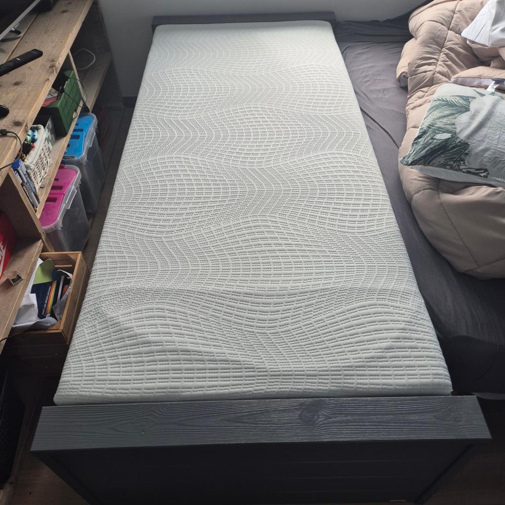 Dennisbed Woood staalgrijs met B Bright 4150 PK matras, Ophalen, Gebruikt, 90 cm, Eenpersoons