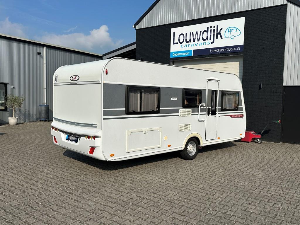 LMC Musica 490 E ’17 (Mover, Enkele Bedden), Caravans en Kamperen, Rondzit, 7 tot 8 meter, Bedrijf, Kelvinstraat 23
7701BZ  Dedemsvaart, NL