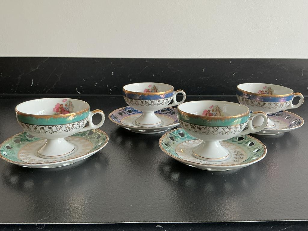 Antieke Versailles kopjes met opengewerkte schotels, Ophalen of Verzenden