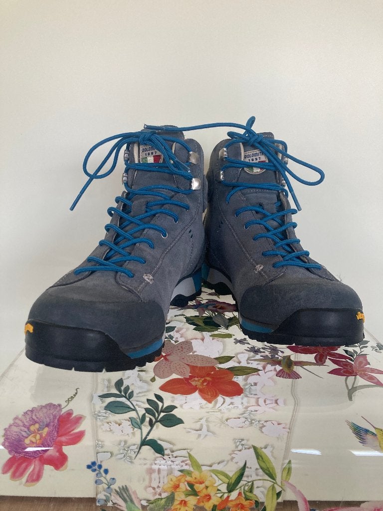 Vrijwel nieuwe wandelschoenen Karakorum - Dolomite, Ophalen of Verzenden, Zo goed als nieuw, Schoenen