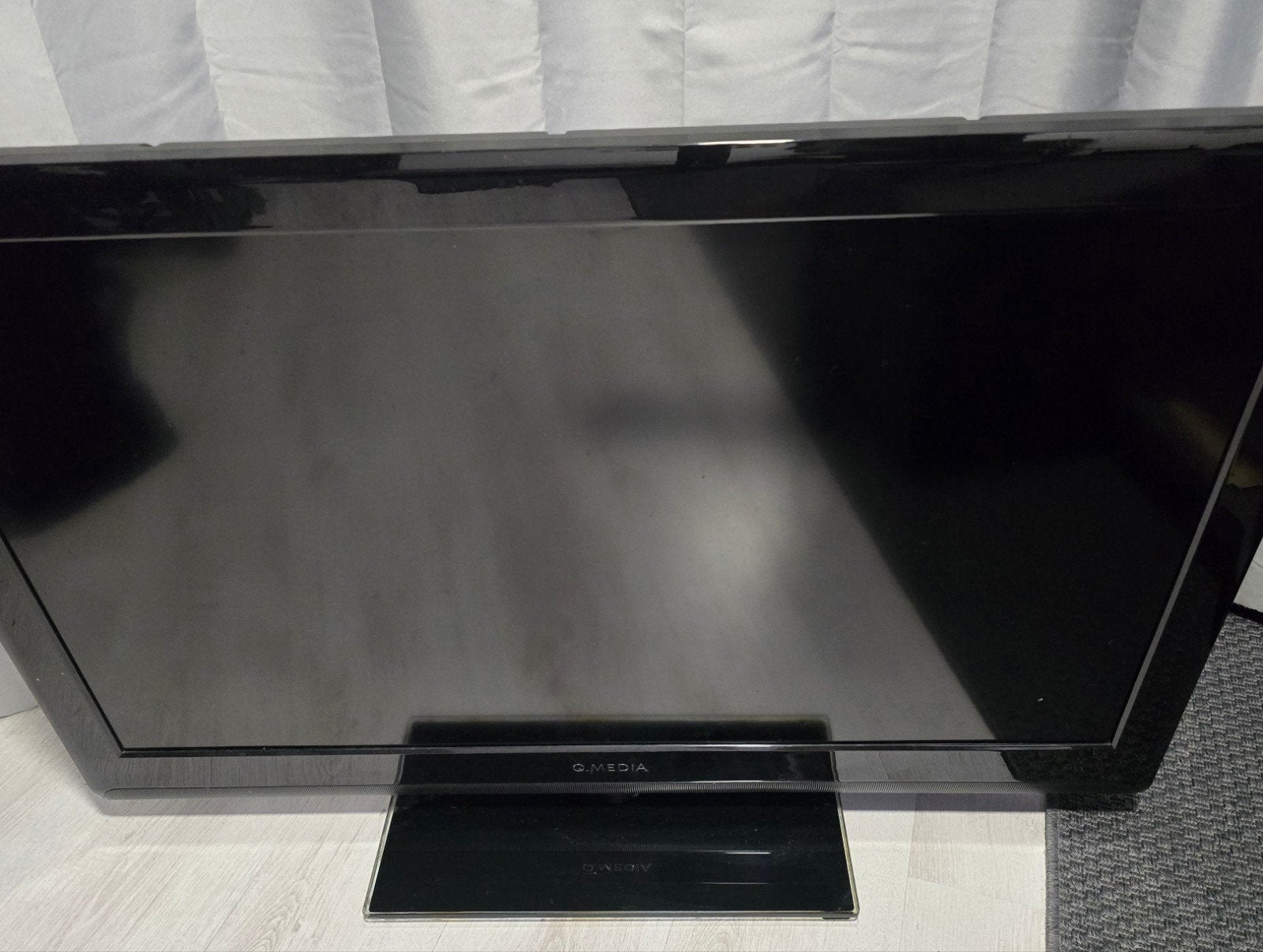 Q.MEDIA Zwart 102 cm TV, Gebruikt, 50 Hz, LCD, 80 tot 100 cm