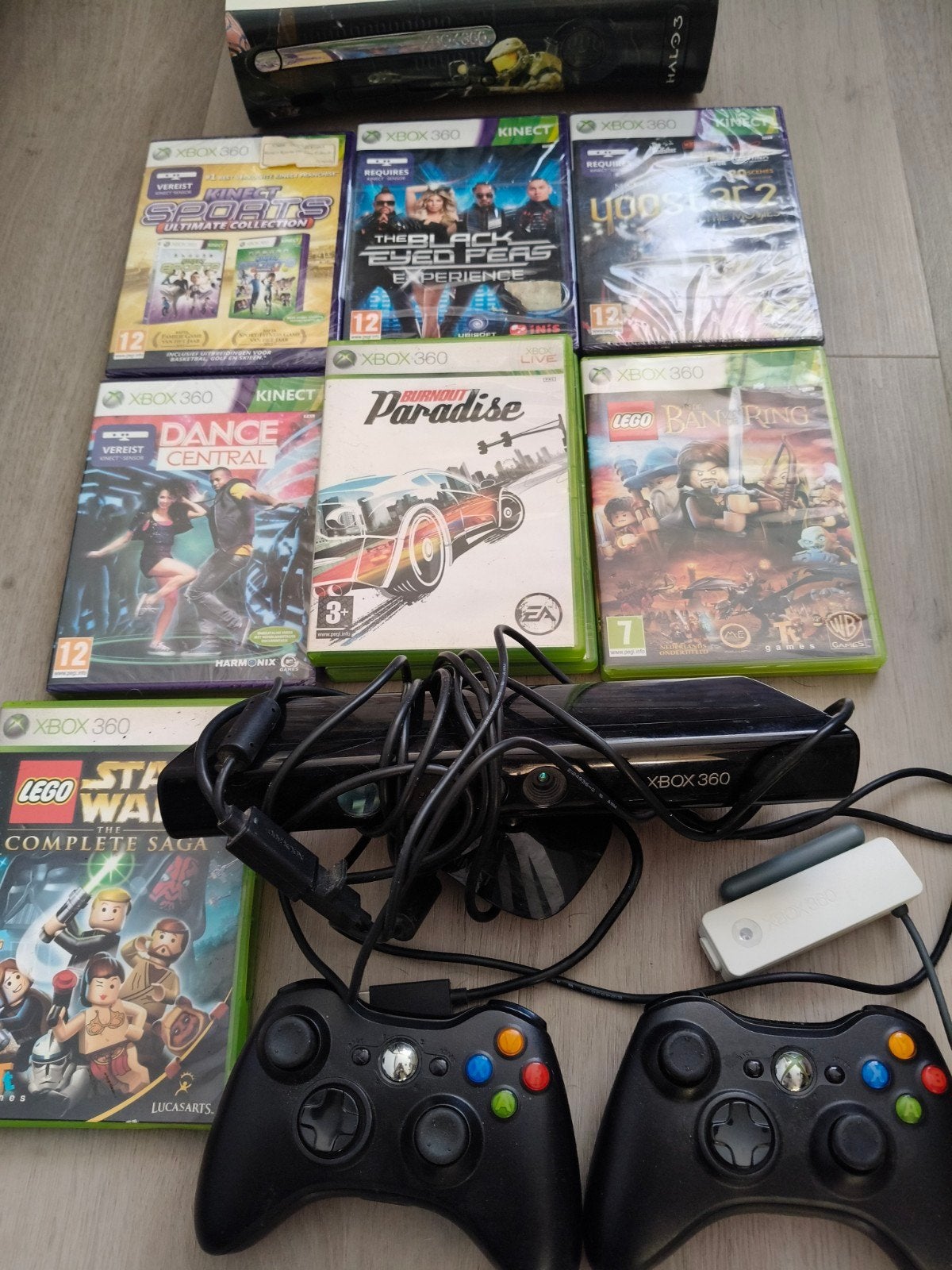 Xbox 360 met Kinect, 2 controllers, wifi connector en 7 spel, 3 spelers of meer, Ophalen, Gebruikt, Vanaf 3 jaar