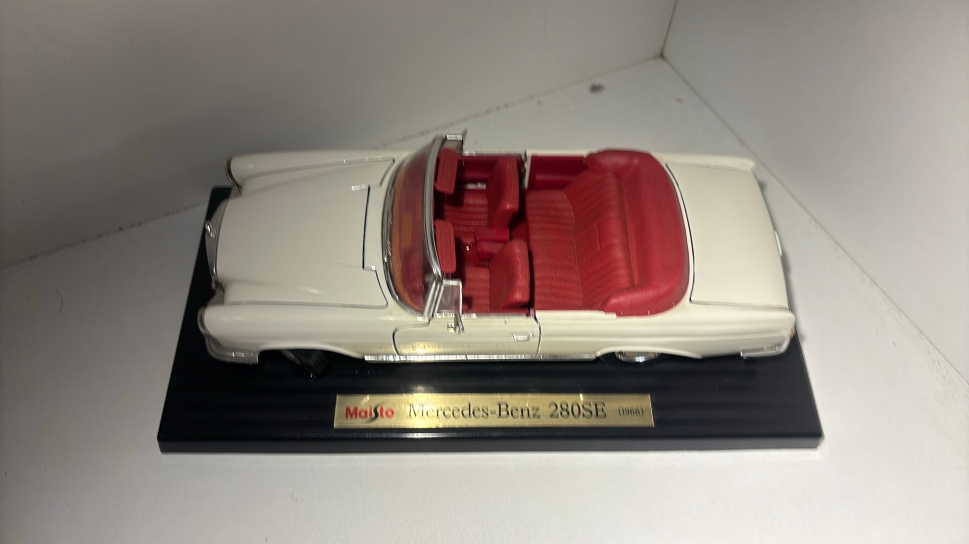 Mercedes benz 280 se wit maisto 1.18, Maisto, Ophalen of Verzenden, A, A