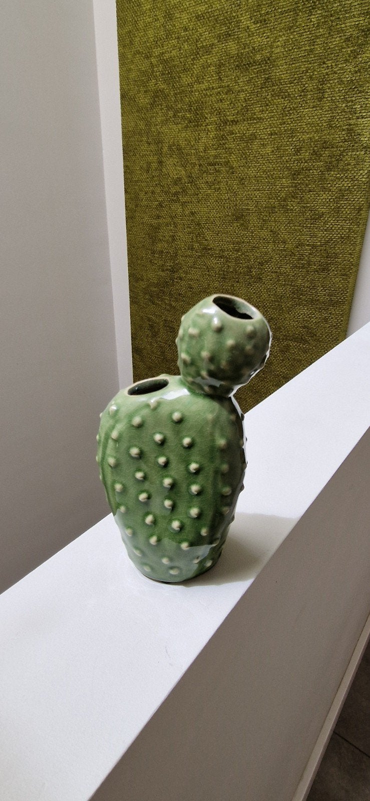 Leuk vaasje in de vorm van een cactus van Intratuin, Aardewerk of Porselein, Ophalen of Verzenden, Zo goed als nieuw, Minder dan 50 cm