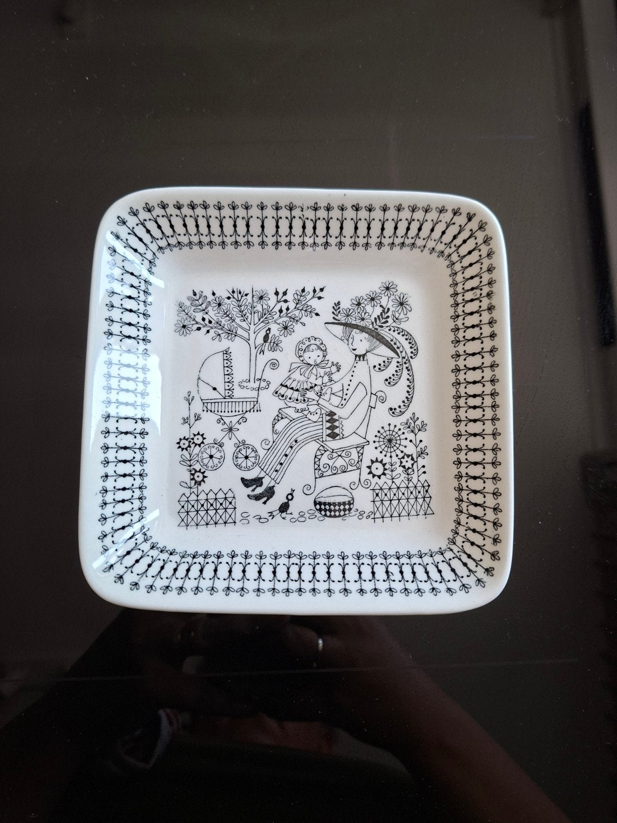 Vintage Arabia Finland Emilia schaaltje - Raija Uosikkinen, Antiek en Kunst, Ophalen of Verzenden