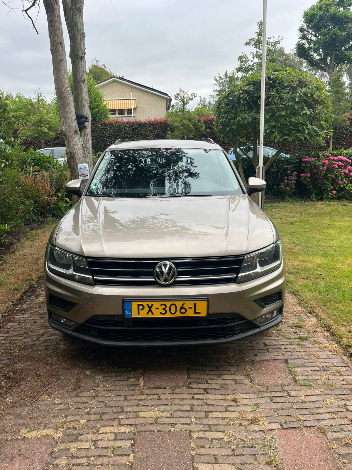 Volkswagen Tiguan 1,4 TSI 150 PK DSG 2017 met Apple CarPlay, Auto's, Automaat, Dealer onderhouden, 1800 kg, Zwart