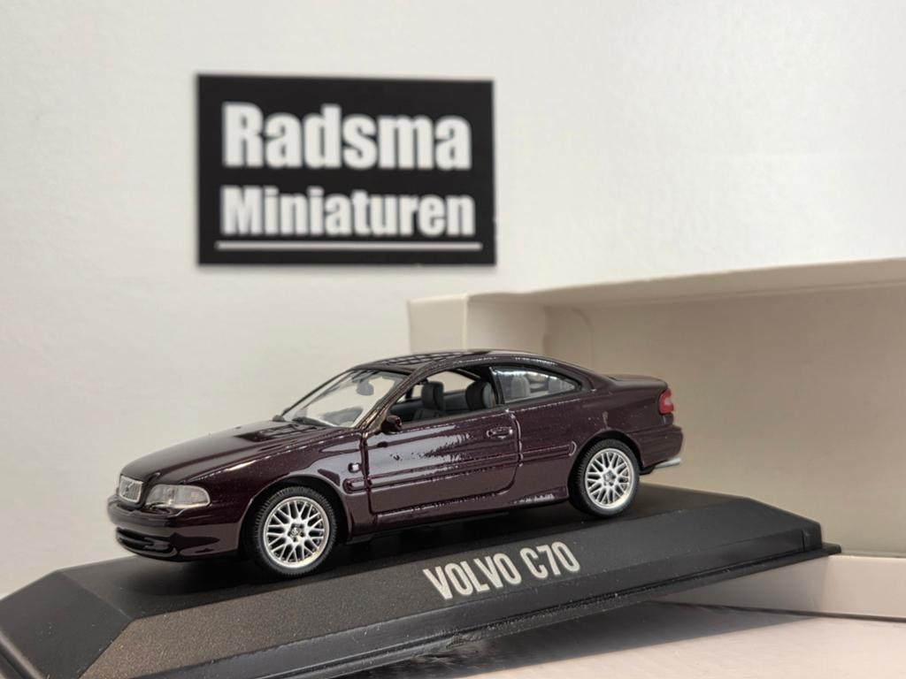 Volvo C70 Coupe - Paars - 1:43 Minichamps dealerpack, Auto, Nieuw, Ophalen of Verzenden, MiniChamps