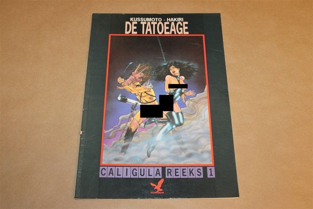 De Tatoeage — Erotische Strip Caligula Reeks 1 1990, Boeken, Eén stripboek, Ophalen of Verzenden, Gelezen