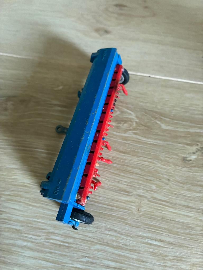 Britains miniatuur zaaimachine, Ophalen of Verzenden, Gebruikt, Tractor of Landbouw, Britains