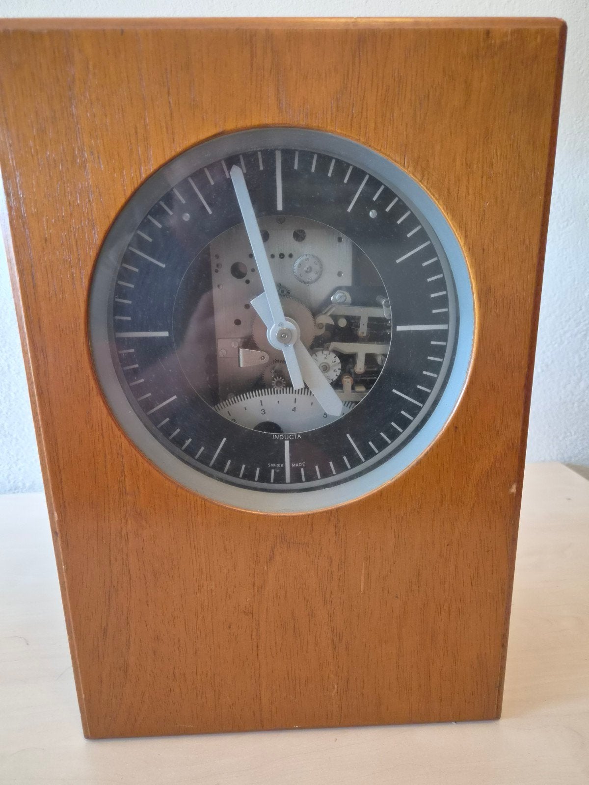 Vintage Inducta Zwitserse wandklok met zichtbaar uurwerk, Antiek en Kunst, Antiek | Klokken, Ophalen of Verzenden