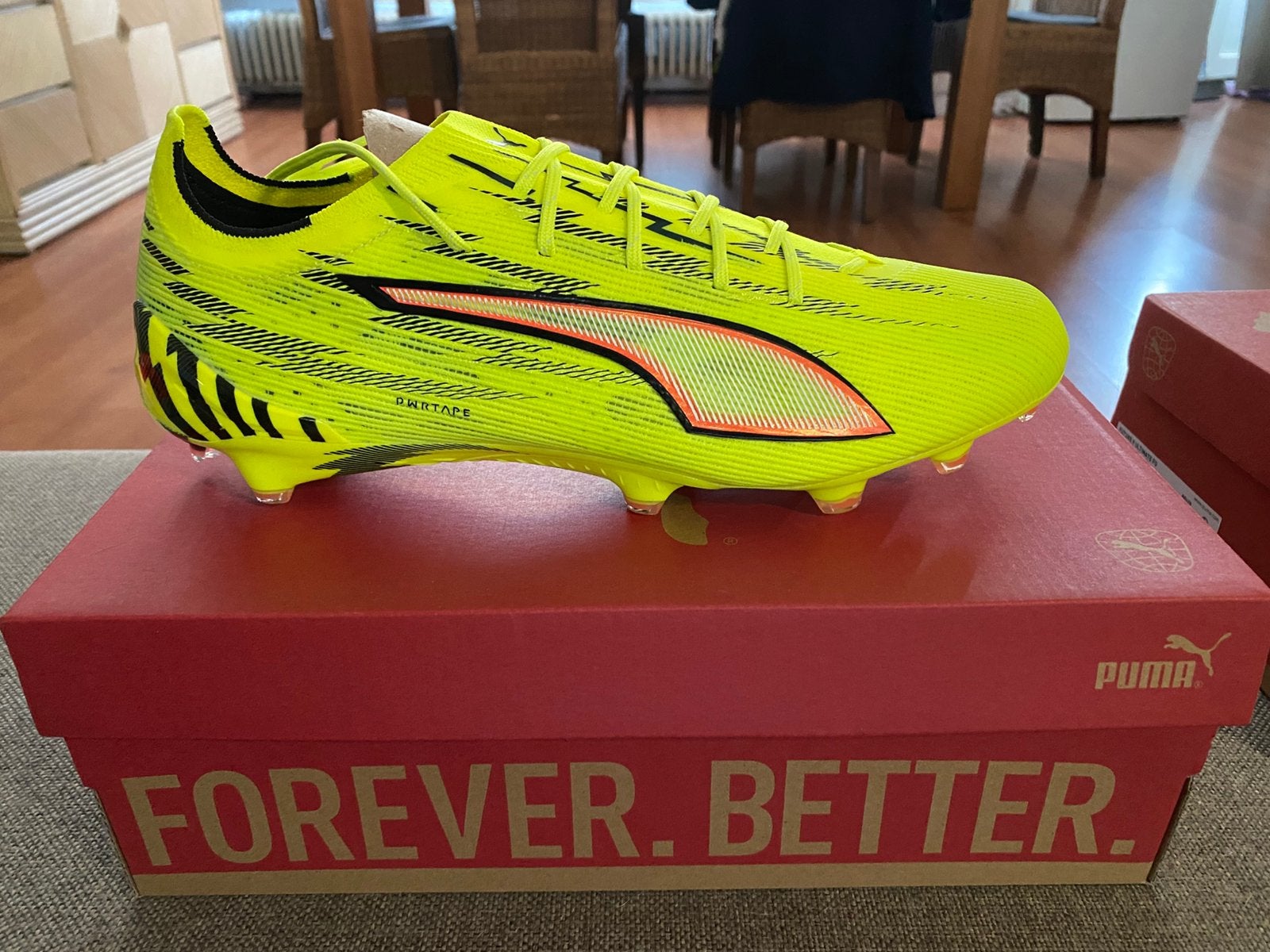 Puma voetbalschoenen mt 45, Sport en Fitness, Voetbal, Maat XS of kleiner, Ophalen, Zo goed als nieuw, Schoenen