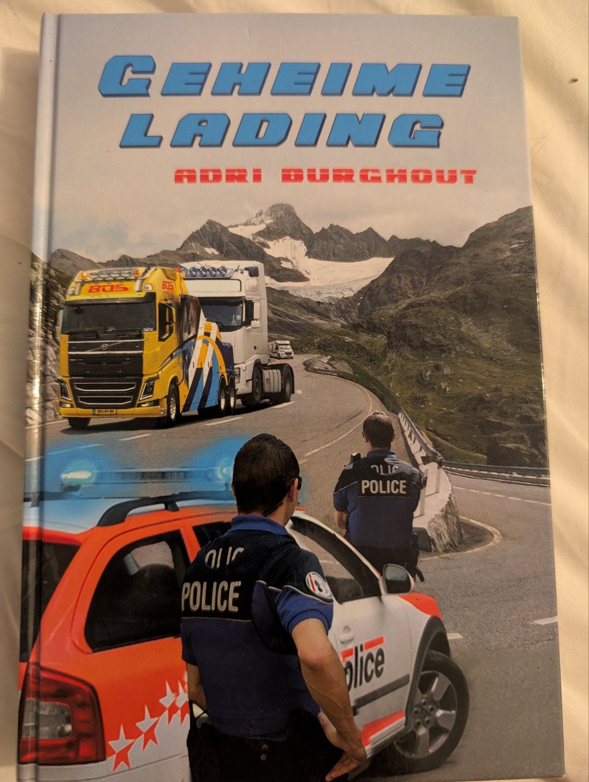 Geheime lading door Adri Burghout, Boeken, Ophalen of Verzenden, Zo goed als nieuw, Fictie algemeen