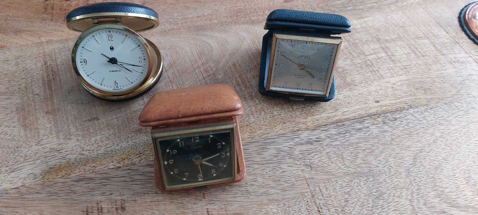 Drie vintage reiswekkertjes. HEMA Mauthe en JPHL, Ophalen of Verzenden