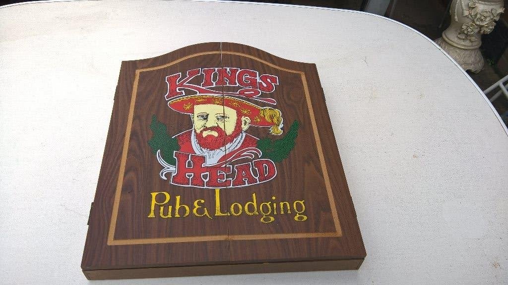 TE koop aangeboden mooi dart bord met pijlen doe gepast bod, Sport en Fitness, Darts, Ophalen of Verzenden, Gebruikt, Dartbord met pijlen