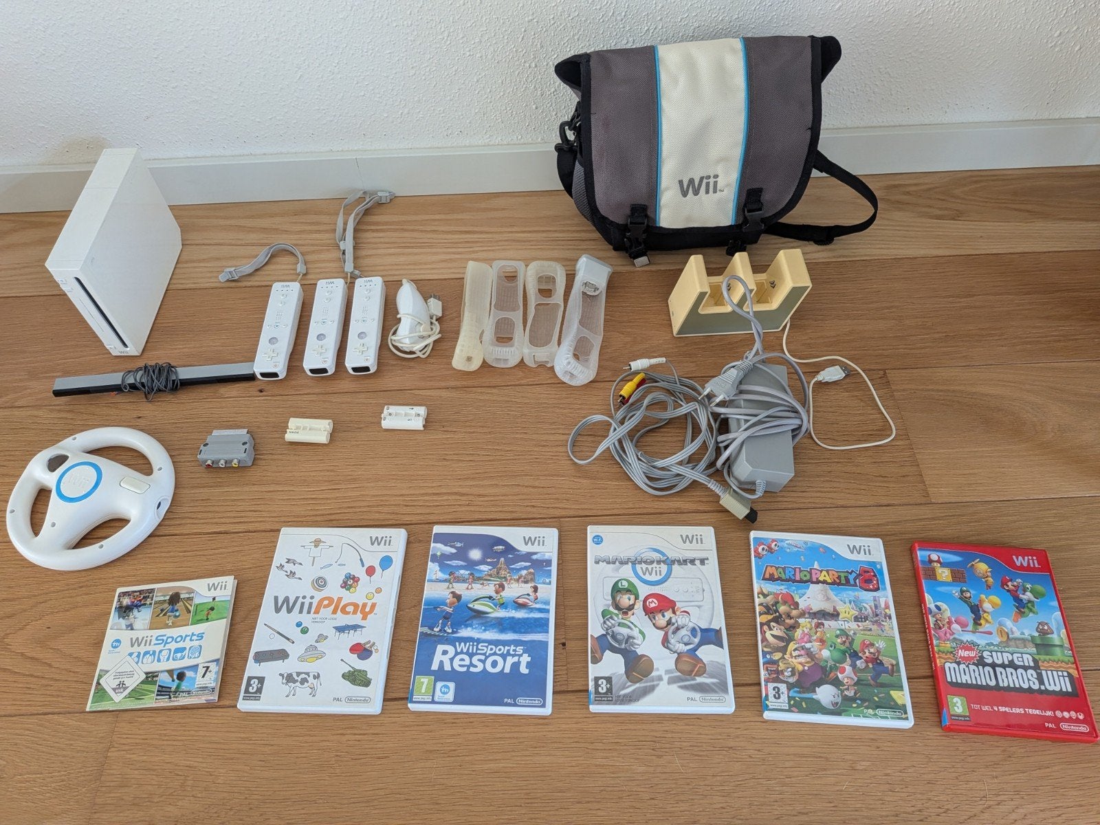 Complete Nintendo Wii bundel met 6 spellen en accessoires, Ophalen, Gebruikt, Met 3 controllers of meer, Met games