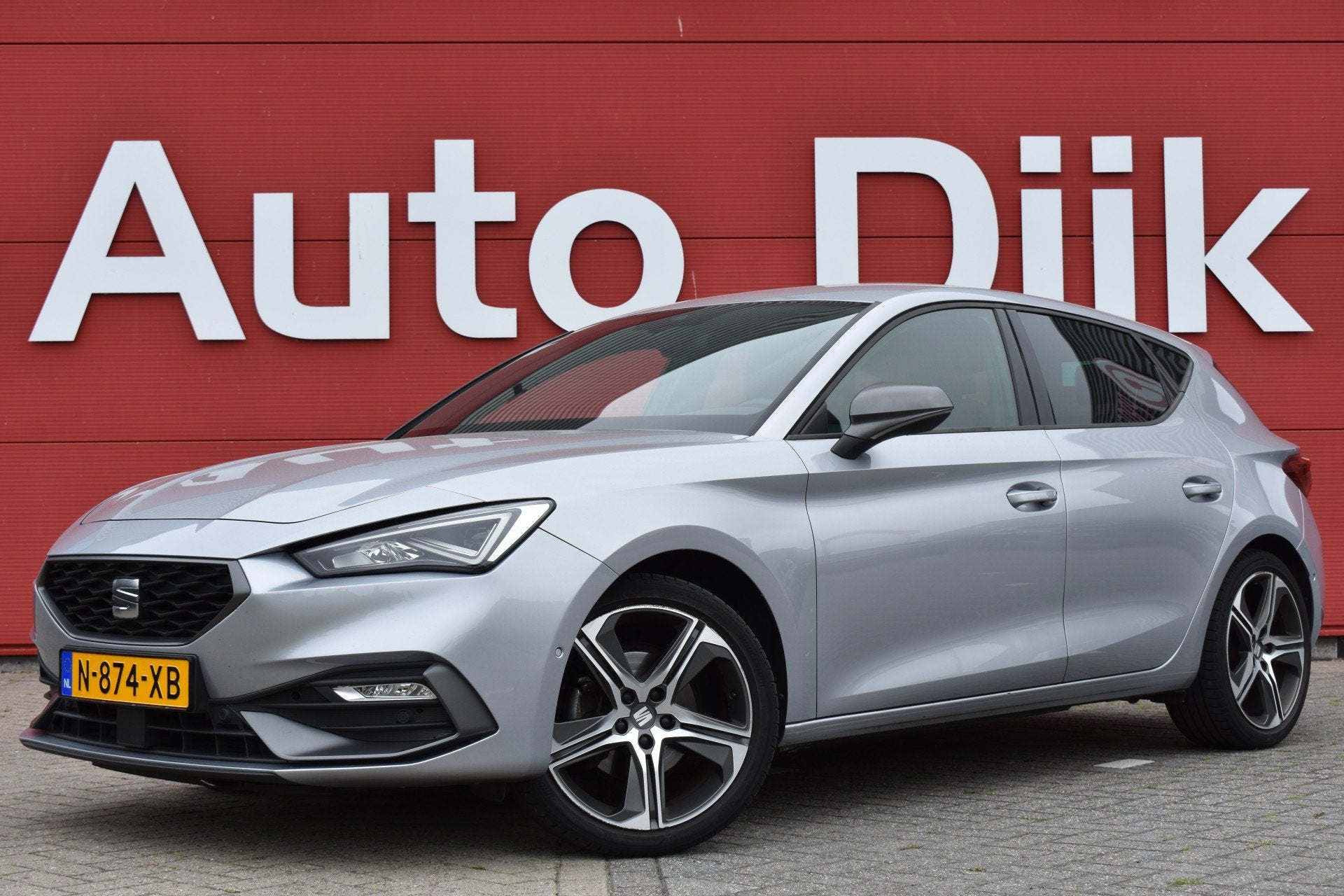 SEAT Leon 1.5 TSI FR Business Intense Full-LED | Carplay | C, Voorwielaandrijving, 4 cilinders, Leon, Origineel Nederlands