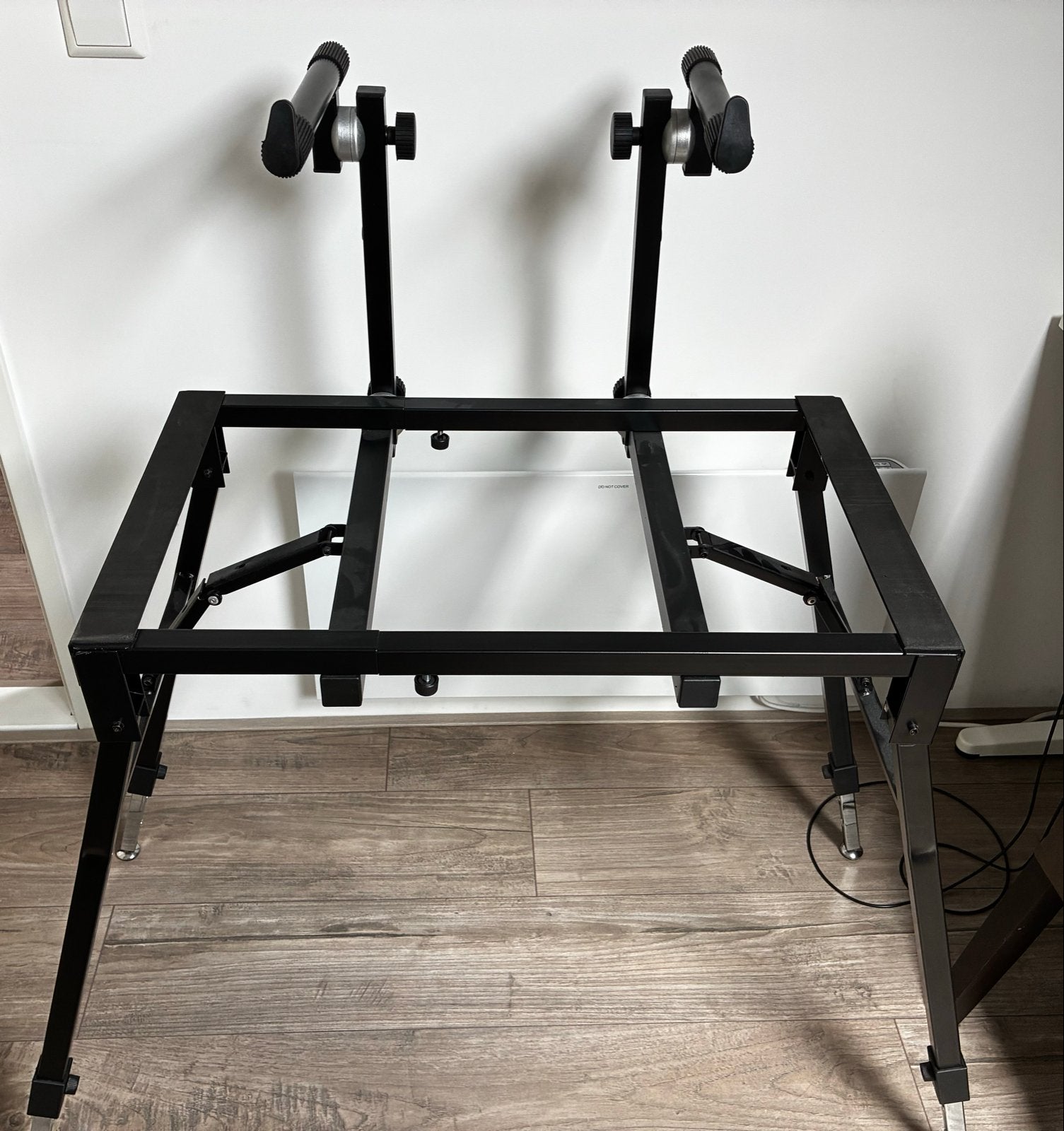Zwart keyboardstandaard met stack, Ophalen, Gebruikt, Instrumentstandaard, Keyboard of Synthesizer